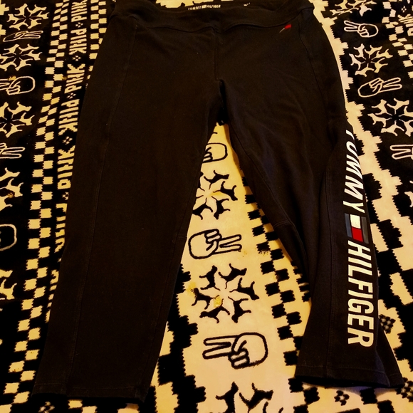 Tommy Hilfiger Capri leggings size xl worn once!! - Picture 3 of 3